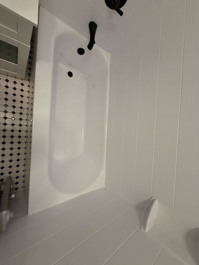 Building Photo - 108-110 Grand Ave.