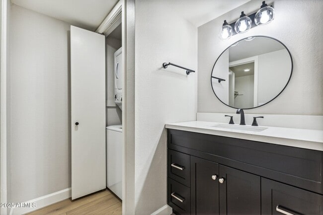 Building Photo - 10610 S 48th St