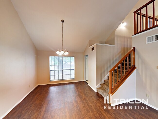 Building Photo - 1378 Southridge Dr