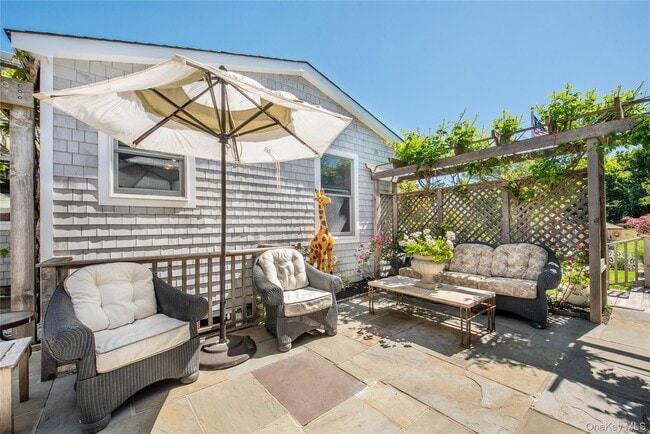 Building Photo - 6 White Ln