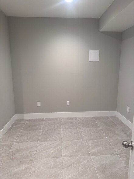 Building Photo - 126 Storytown Vlg