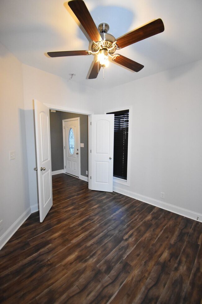 Building Photo - 1072 Fuji Ln