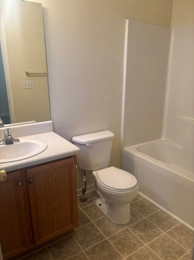 Building Photo - 2738 W Tharpe St