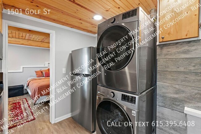 Building Photo - 1501 Golf St