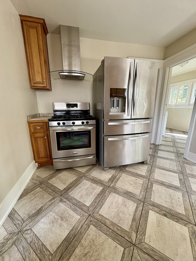 Building Photo - 1122 Channing Ave