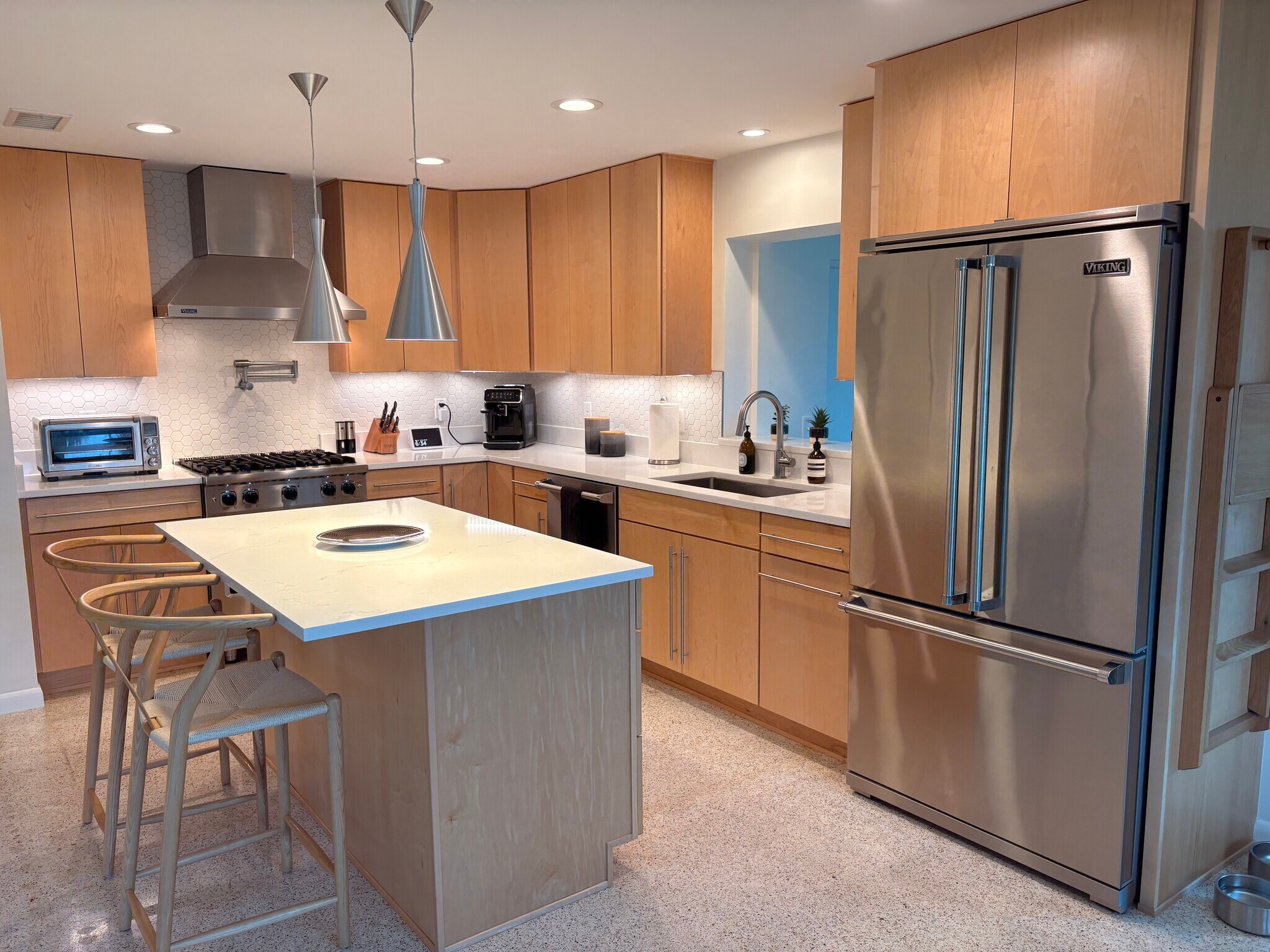 Building Photo - 301 3rd Ave