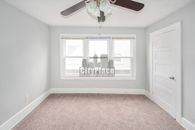 Building Photo - 1320 N Beville Ave