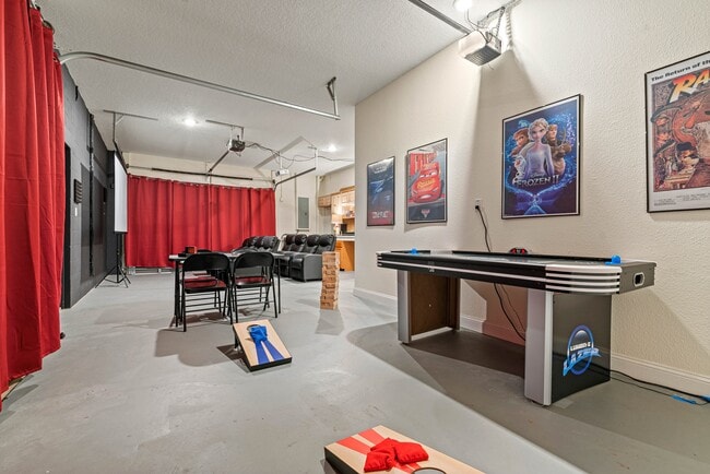 Building Photo - 10 Armand Beach Dr