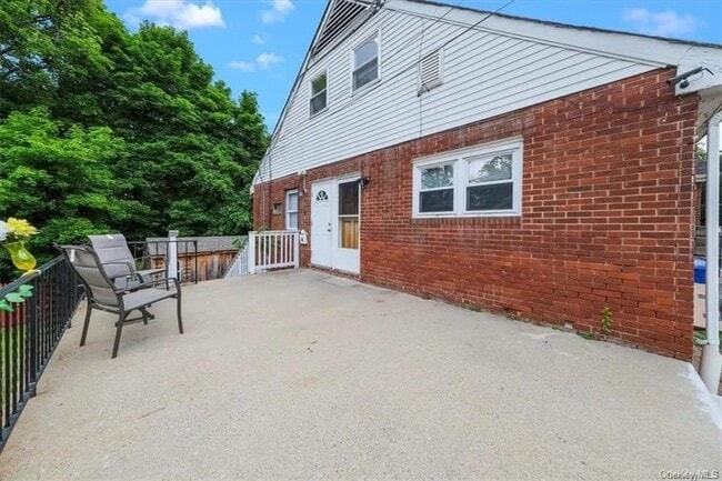 Building Photo - 428 Powell Ave