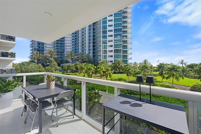 Building Photo - 10275 Collins Ave