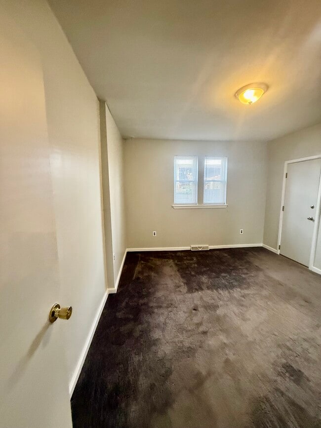 Bedroom - 1217 Snyder Ave