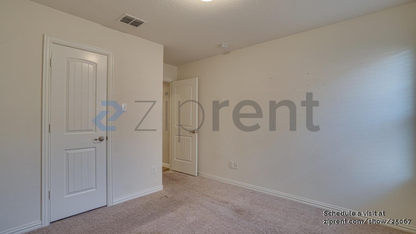 Building Photo - Unit