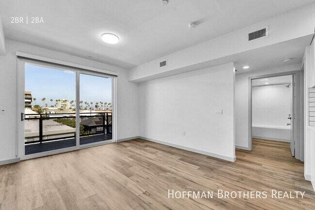 Building Photo - 1240 Magnolia Ave