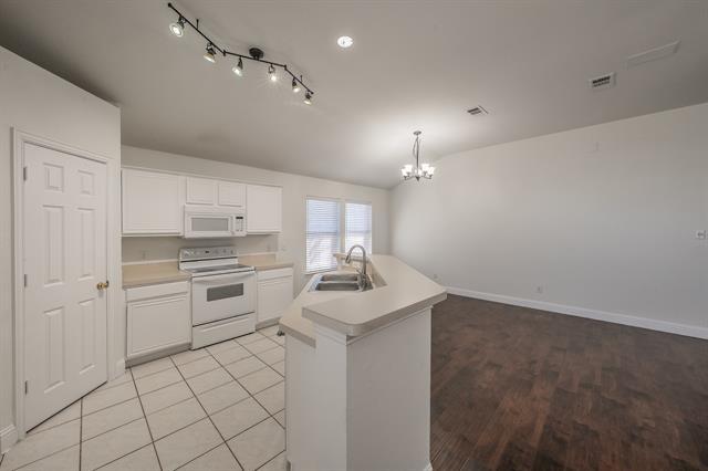 Building Photo - 1075 Port Sullivan Dr