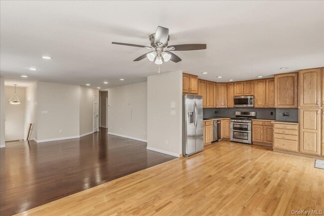 Building Photo - 149-47 Centreville St