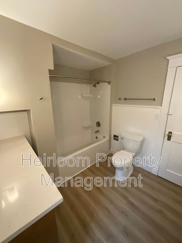 Building Photo - 601 Woodland Ave