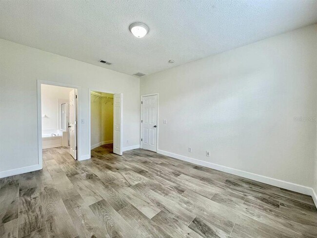Building Photo - 18417 Meadow Blossom Ln