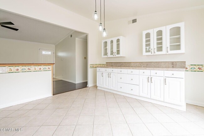 Building Photo - 6894 N Auburn Cir