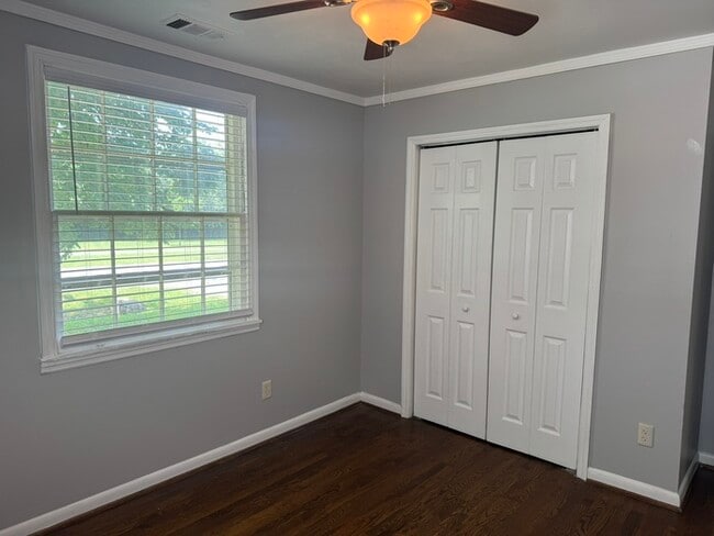 Building Photo - 600 Delray Dr