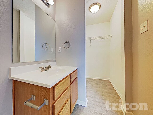 Building Photo - 1826 Blue Pine Ln