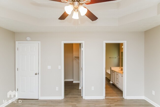 Building Photo - 4070 Lions Gate