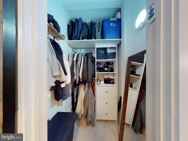 Building Photo - 2642 39th St NW