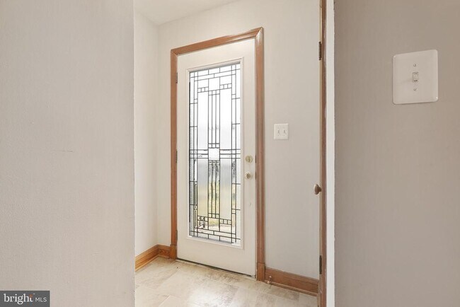 Primary Photo - 7604 Queen Anne Dr