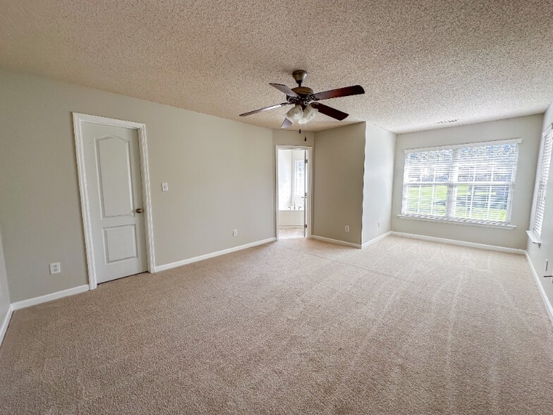 Building Photo - 118 Artesian Ln NW