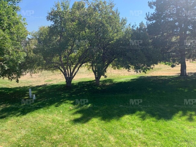 Building Photo - 531 Strachan Dr