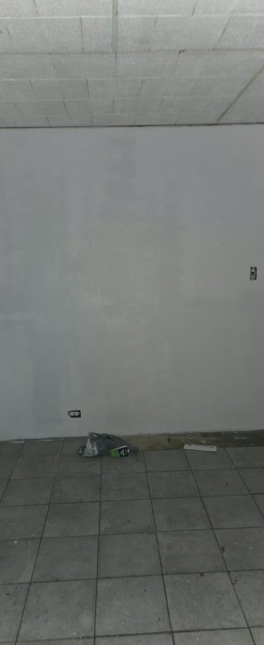 Building Photo - 21 Schultz St