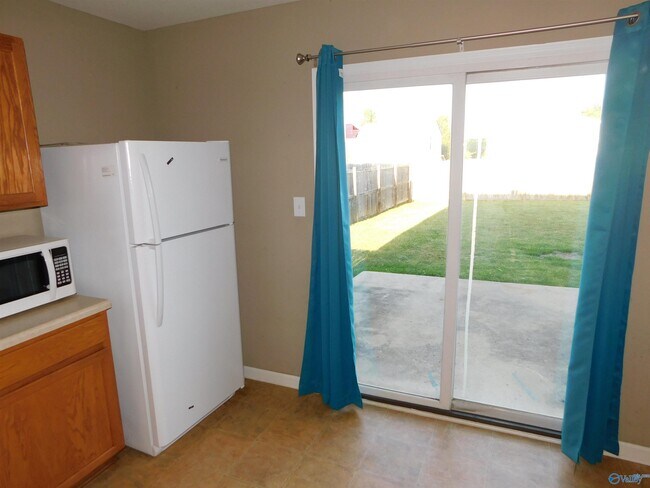 Building Photo - 3146 Castlecreek Dr SW