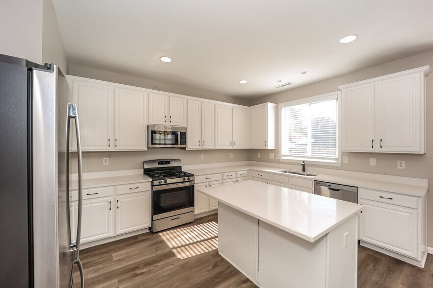 Building Photo - 157 Paxton Pl