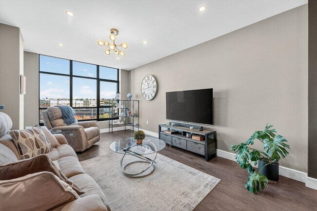 Building Photo - 8701 Churchill Rd