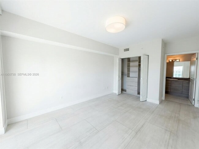 Building Photo - 400 Sunny Isles Blvd