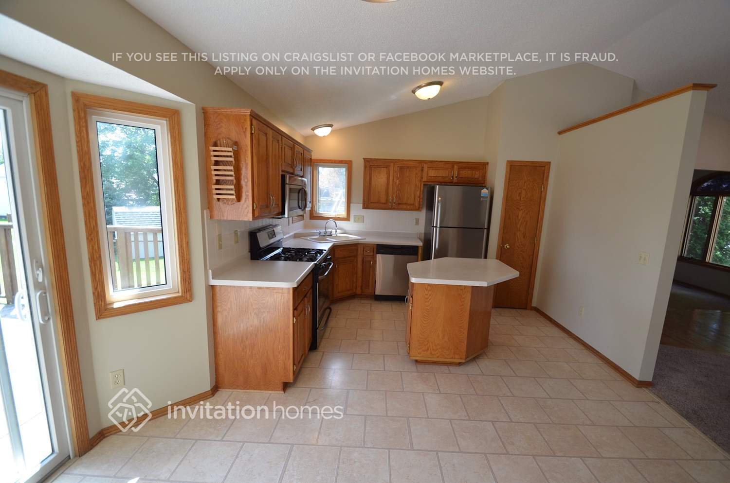 Building Photo - 15684 Cumberland Ave W
