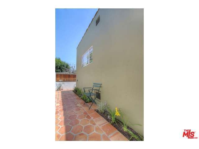 side walkway - 1876 Ripple St