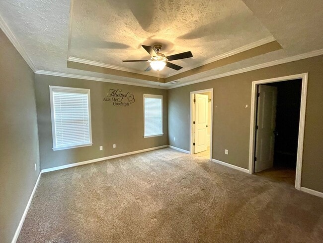 Building Photo - Where style meets comfort