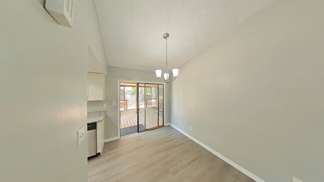 Building Photo - Beautiful 3 Bedroom, 2 Bathroom Home for Rent in Ocala Park Estates – Ocala