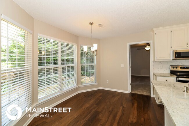 Building Photo - 4425 Bonneville Dr