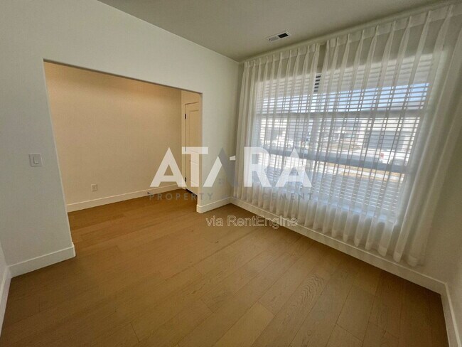 Building Photo - 955 S 850 W