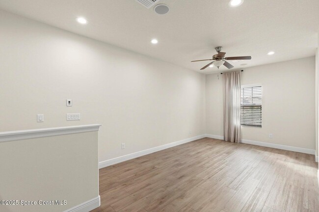 Building Photo - 7065 Primavera Ln