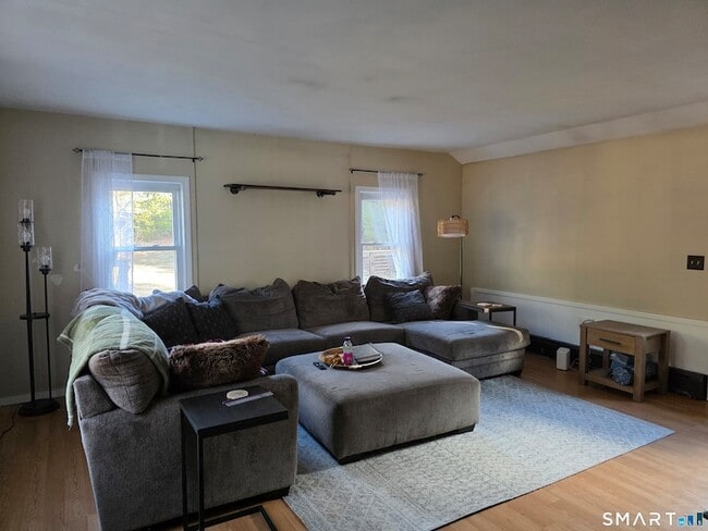 Building Photo - 61 N Shore Rd