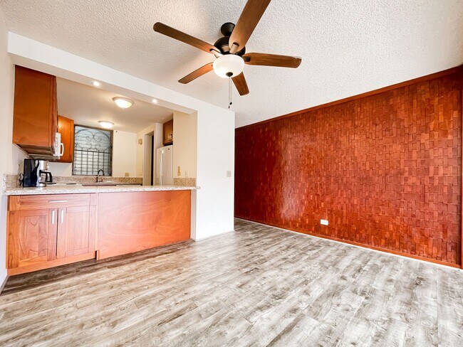 Building Photo - Panoramic Views from Hawaii Kai Condo