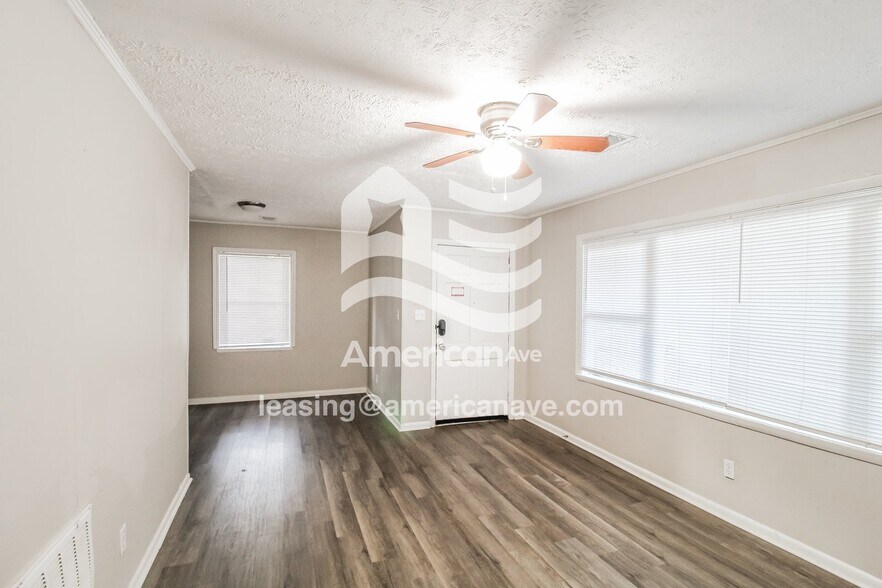 Building Photo - 408 Camellia Cir