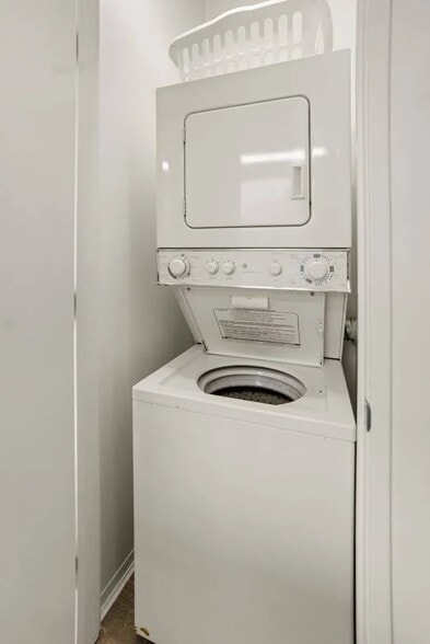 Building Photo - 1477 S State St