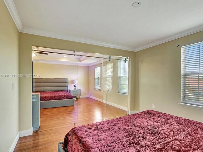 Building Photo - 1018 SW Eckard Ave