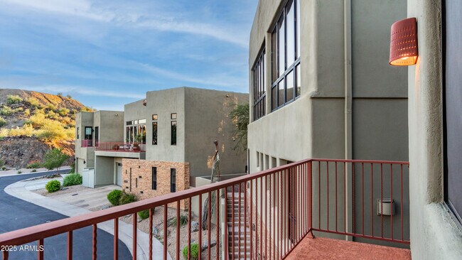 Building Photo - 44 W Foothill Dr