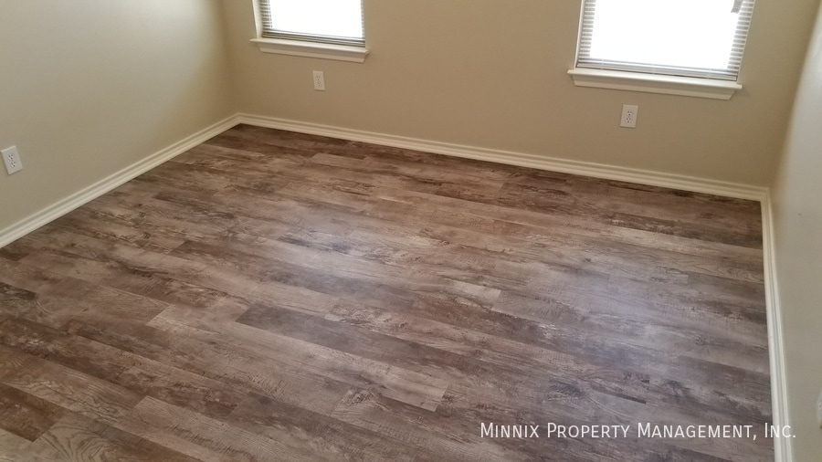 Building Photo - 3208 111th St