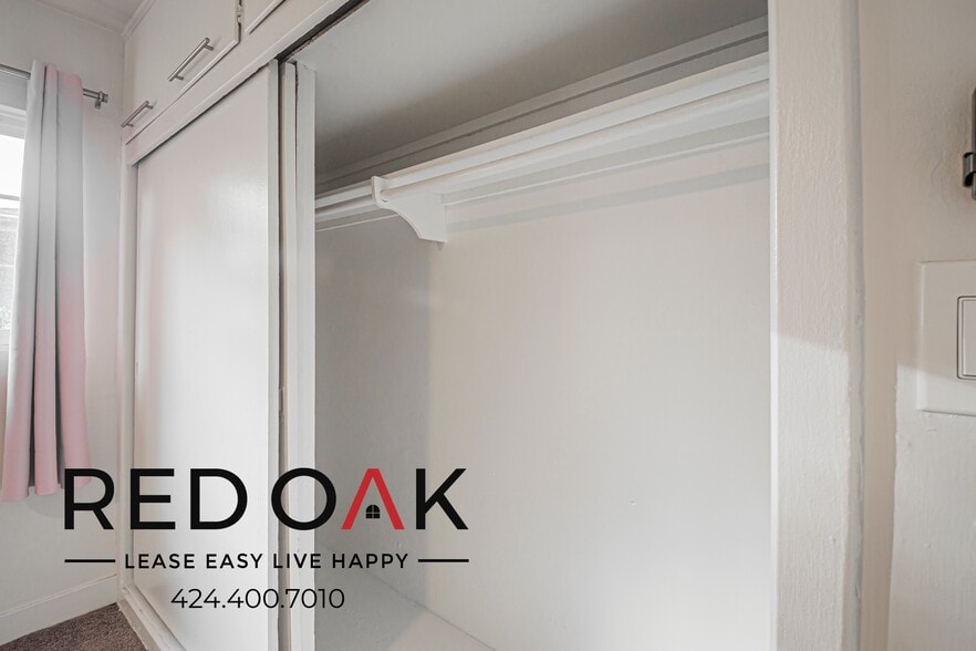 Building Photo - 735 Locust St