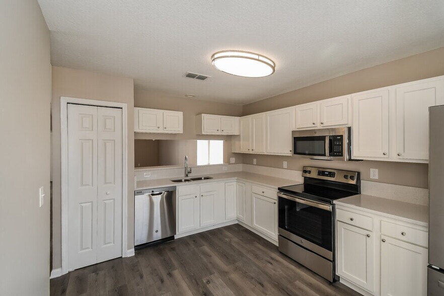 Building Photo - 6322 Morse Oaks Cir